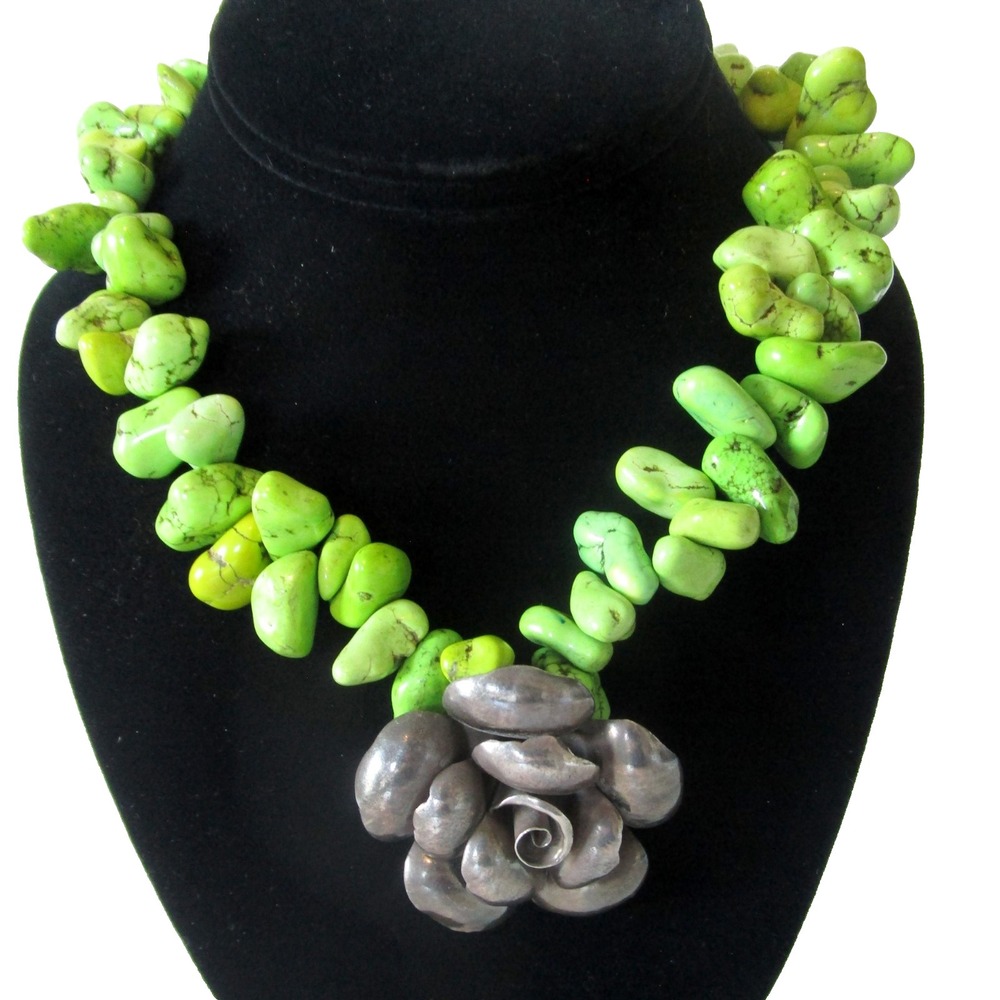 Sterling Silver 925 Chunky Green Stones Necklace Rose Floral Pendant Cowgirl